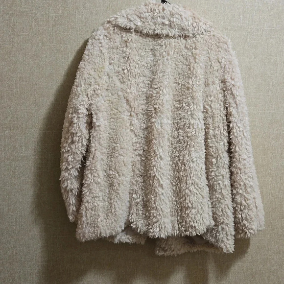 Sherpa Jacket - Picture 2 of 3